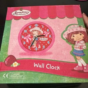 NEW IN BOX  6-1/2" STRAWBERRY SHORTCAKE WALL CLOCK PINK